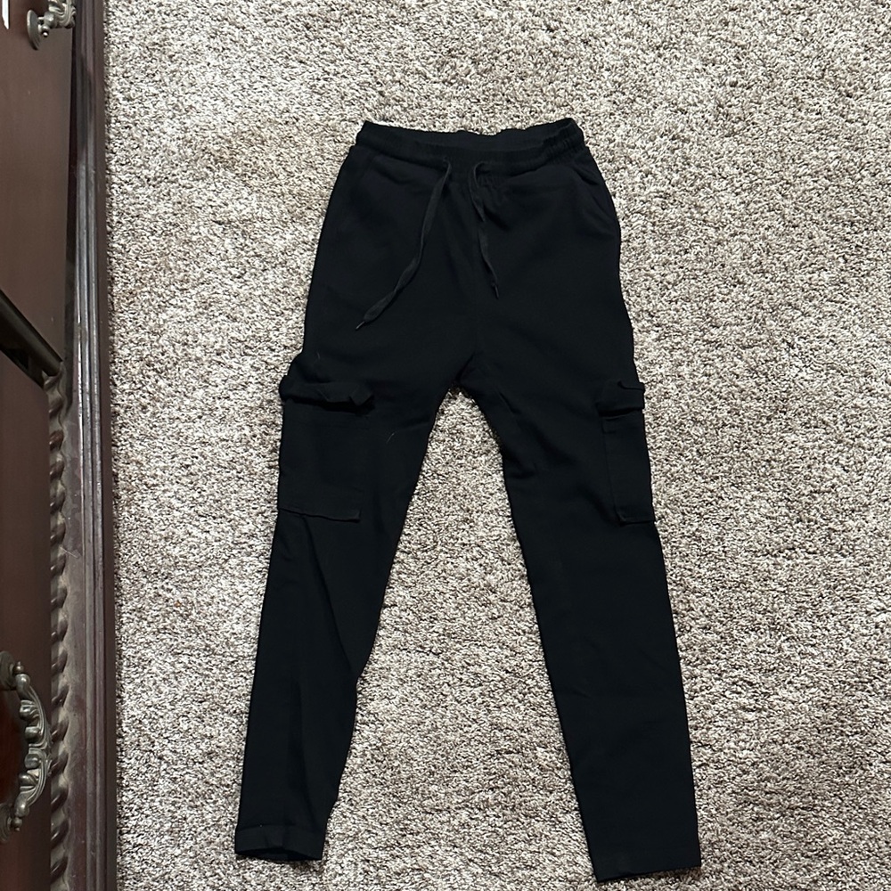 SHEIN Black Cargo Capris